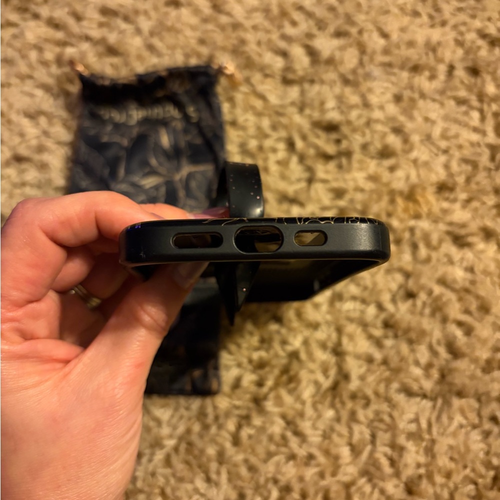 Loopy Case Black Floral iPhone13 Case - Picture 4 of 7